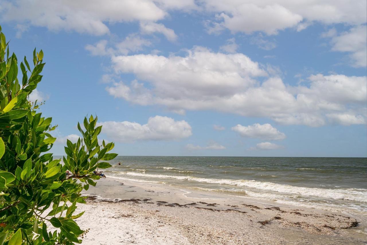 Updated Gulf Front Condo On The South End Of Fort Myers Beach! Condo Εξωτερικό φωτογραφία